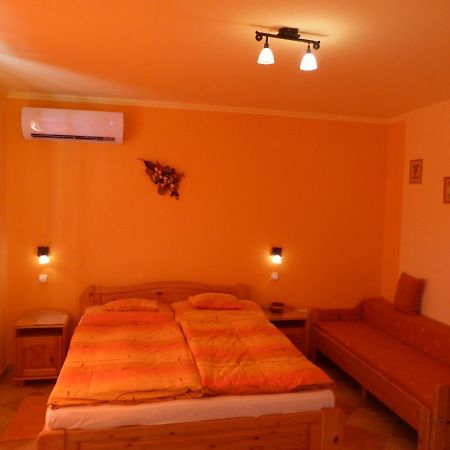 Napfeny Apartman Es Vendeghaz 에게르잘록 외부 사진