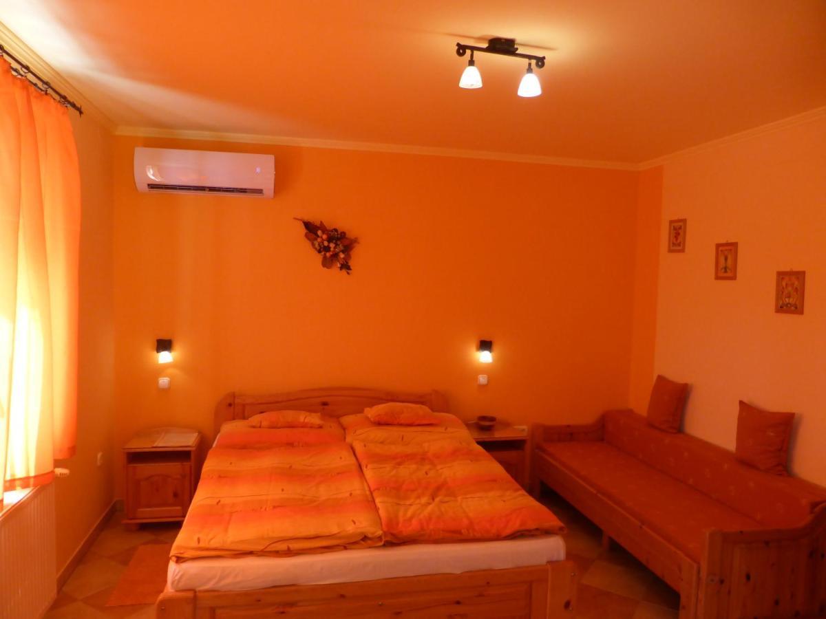 Napfeny Apartman Es Vendeghaz 에게르잘록 외부 사진