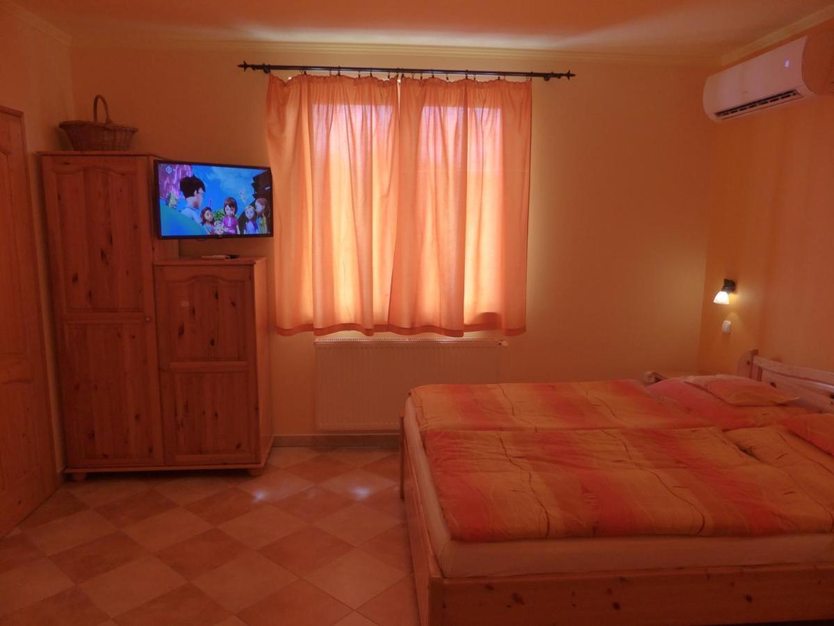 Napfeny Apartman Es Vendeghaz 에게르잘록 외부 사진