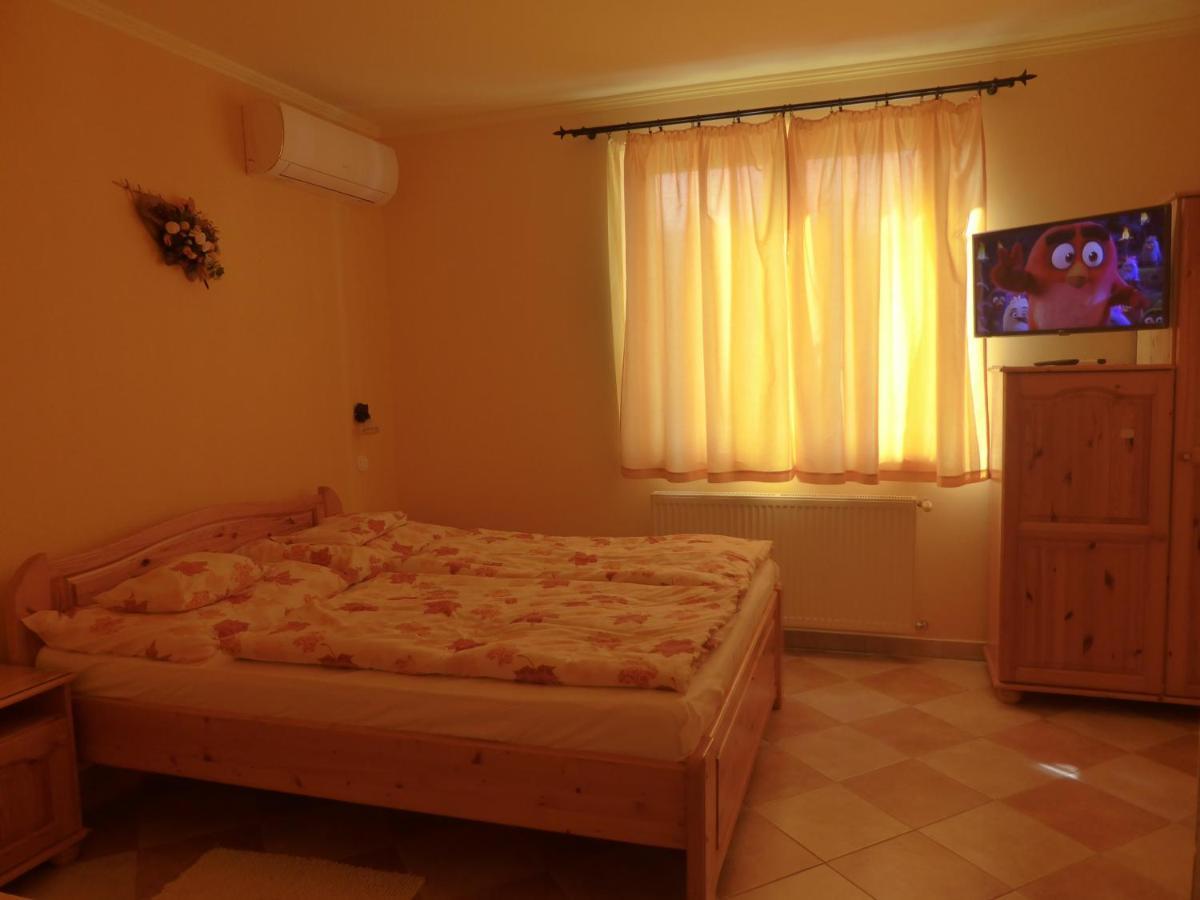 Napfeny Apartman Es Vendeghaz 에게르잘록 외부 사진