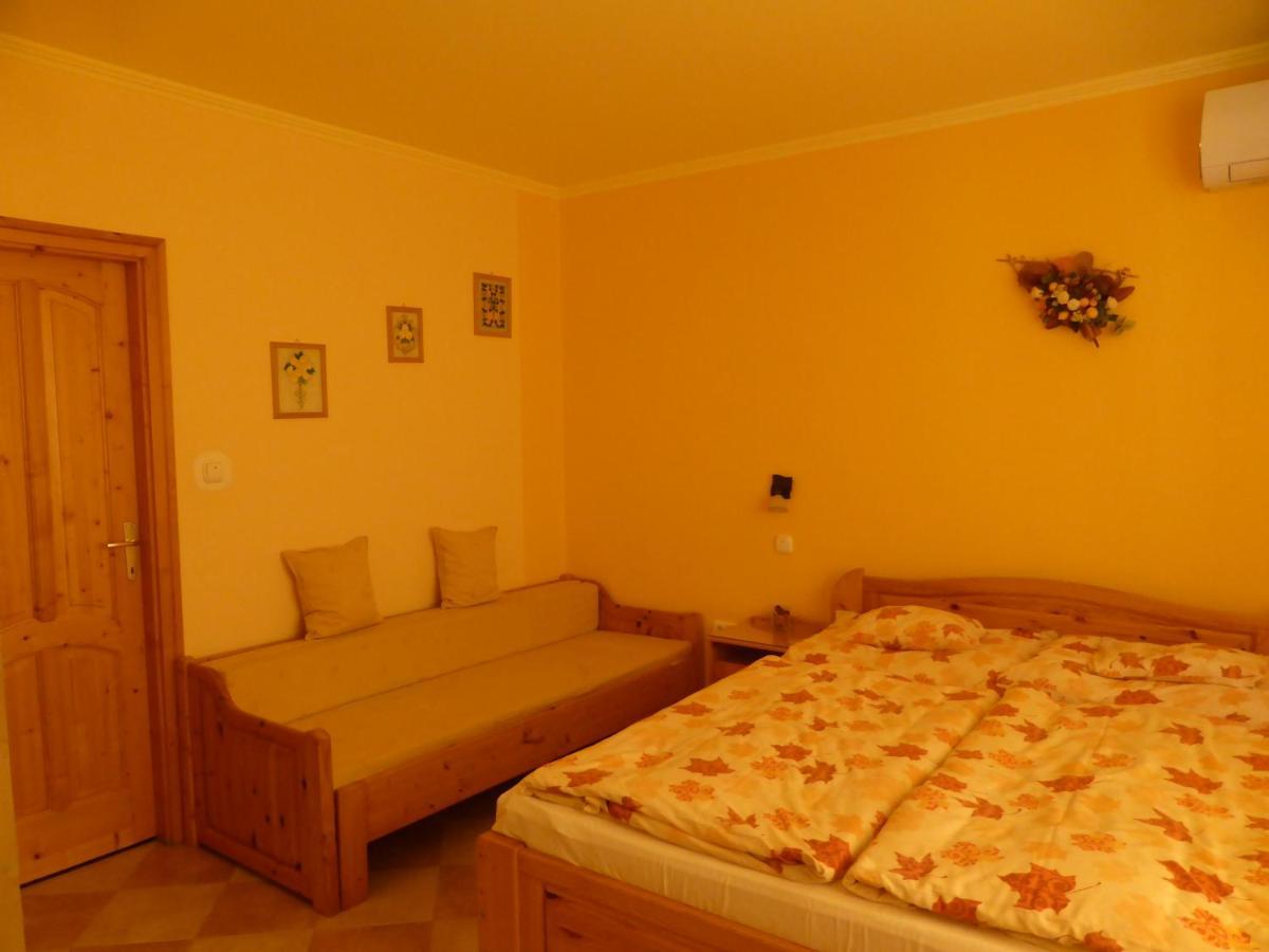 Napfeny Apartman Es Vendeghaz 에게르잘록 외부 사진