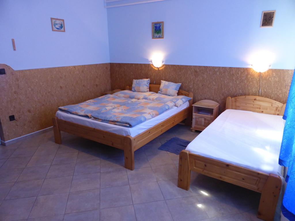 Napfeny Apartman Es Vendeghaz 에게르잘록 외부 사진