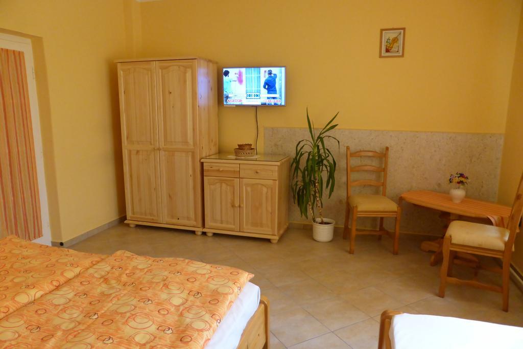 Napfeny Apartman Es Vendeghaz 에게르잘록 외부 사진