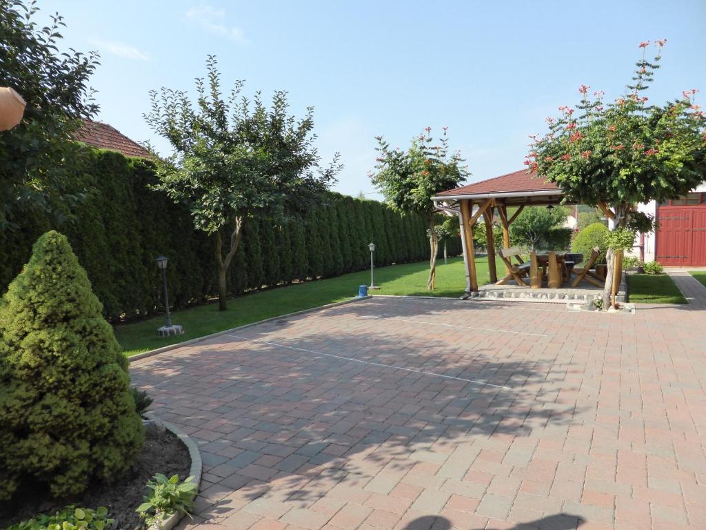 Napfeny Apartman Es Vendeghaz 에게르잘록 외부 사진