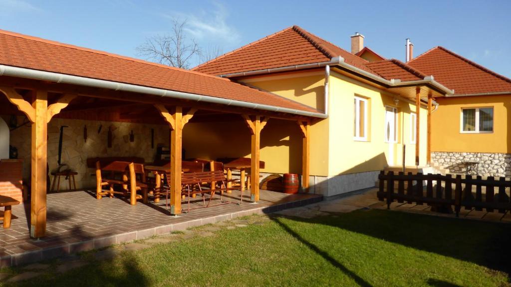 Napfeny Apartman Es Vendeghaz 에게르잘록 외부 사진