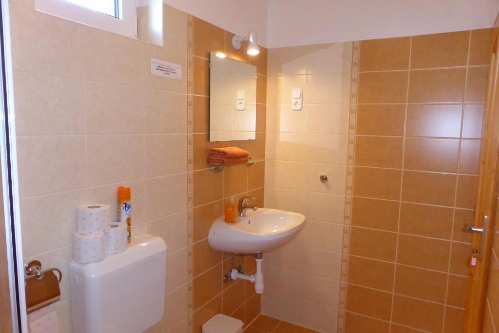 Napfeny Apartman Es Vendeghaz 에게르잘록 객실 사진