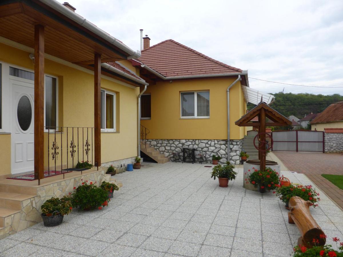 Napfeny Apartman Es Vendeghaz 에게르잘록 외부 사진