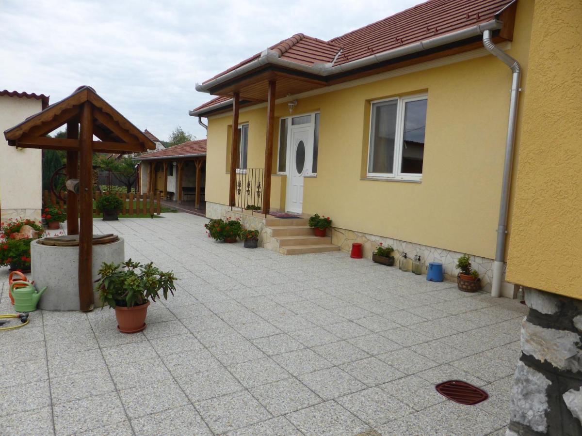 Napfeny Apartman Es Vendeghaz 에게르잘록 외부 사진